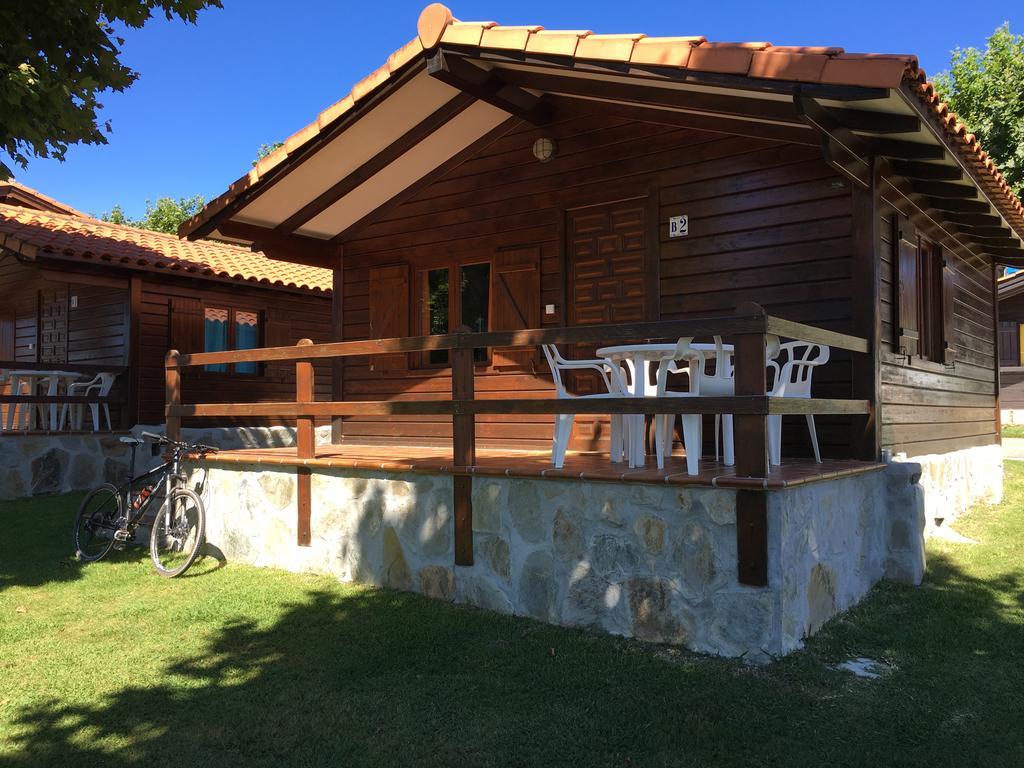 Bungalows Playa De Oyambre San Vicente De La Barquera Exterior photo